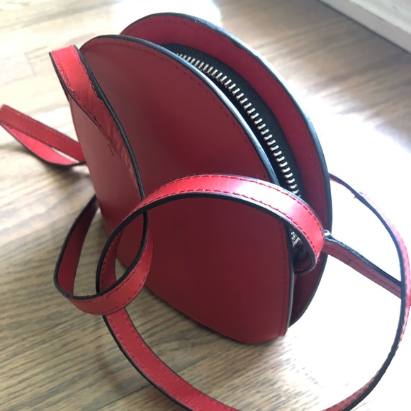 Shell shaped crossbody purse - Picture 2 of 2